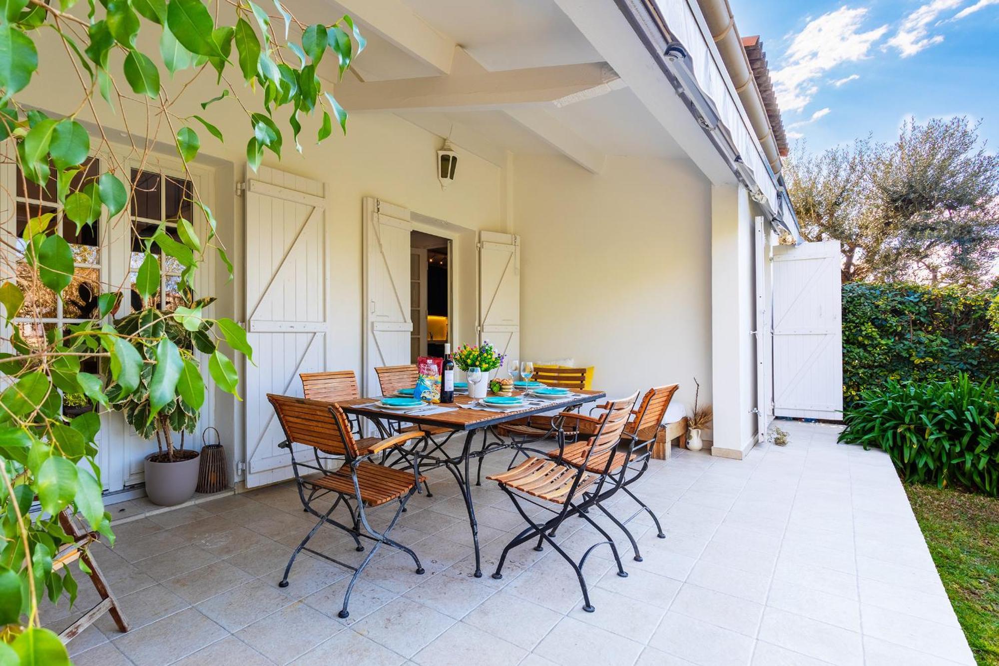 Mas De Gairaut Vi4395 By Riviera Homes Villa *